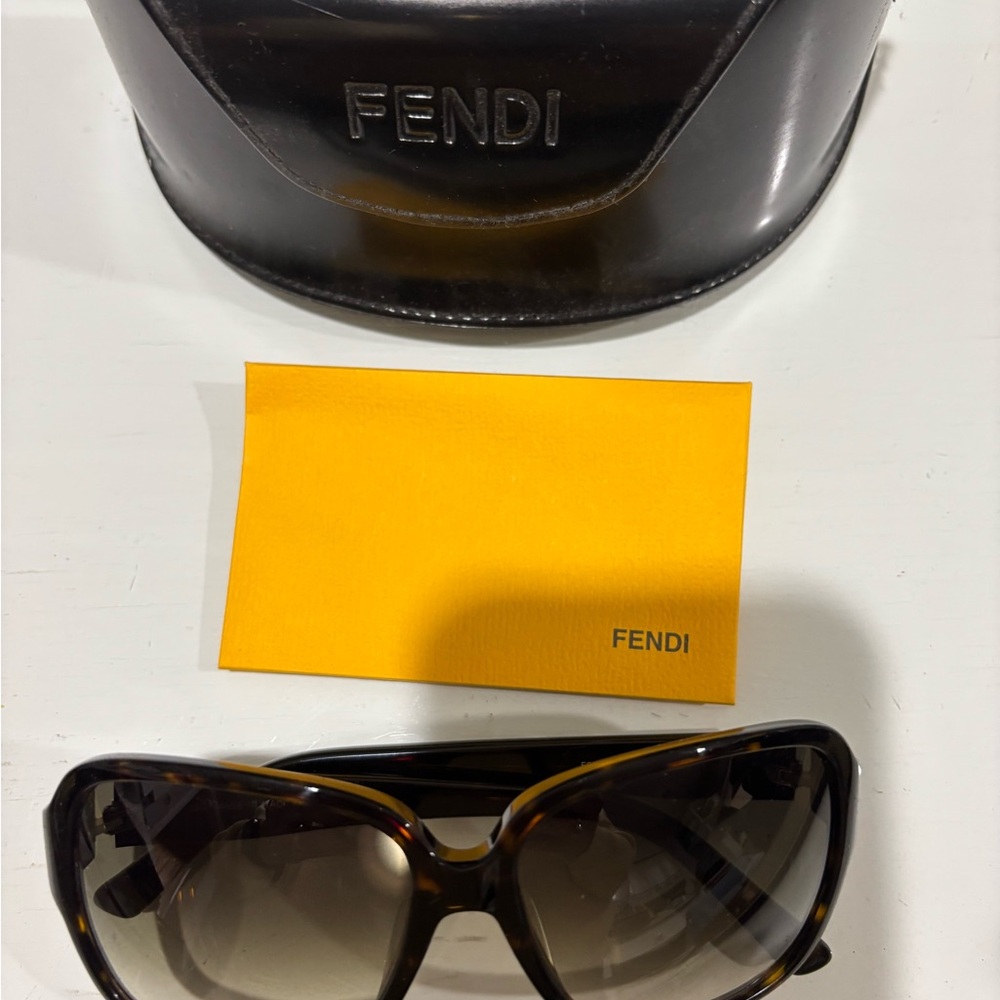 Fendi Tortoiseshell Sunglasses with Brown Gradient Lenses